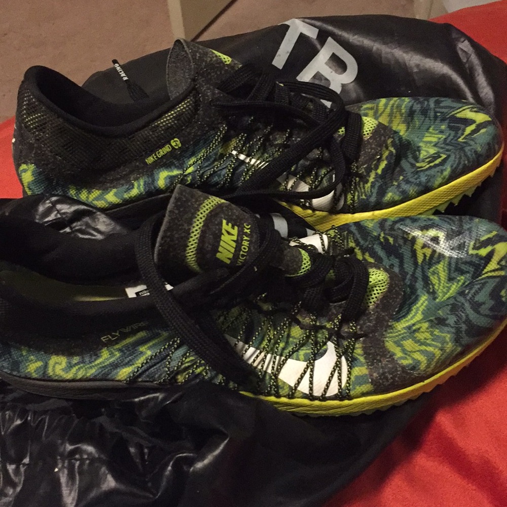 track spikes